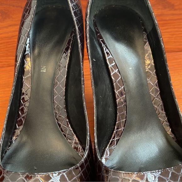 Enzo Angiolini Eamaylie Black Texture Peep Toe Heels - Picture 5 of 15